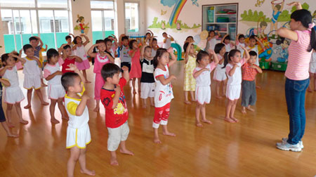 Cho con đi học mẫu giáo lúc mấy tuổi?  