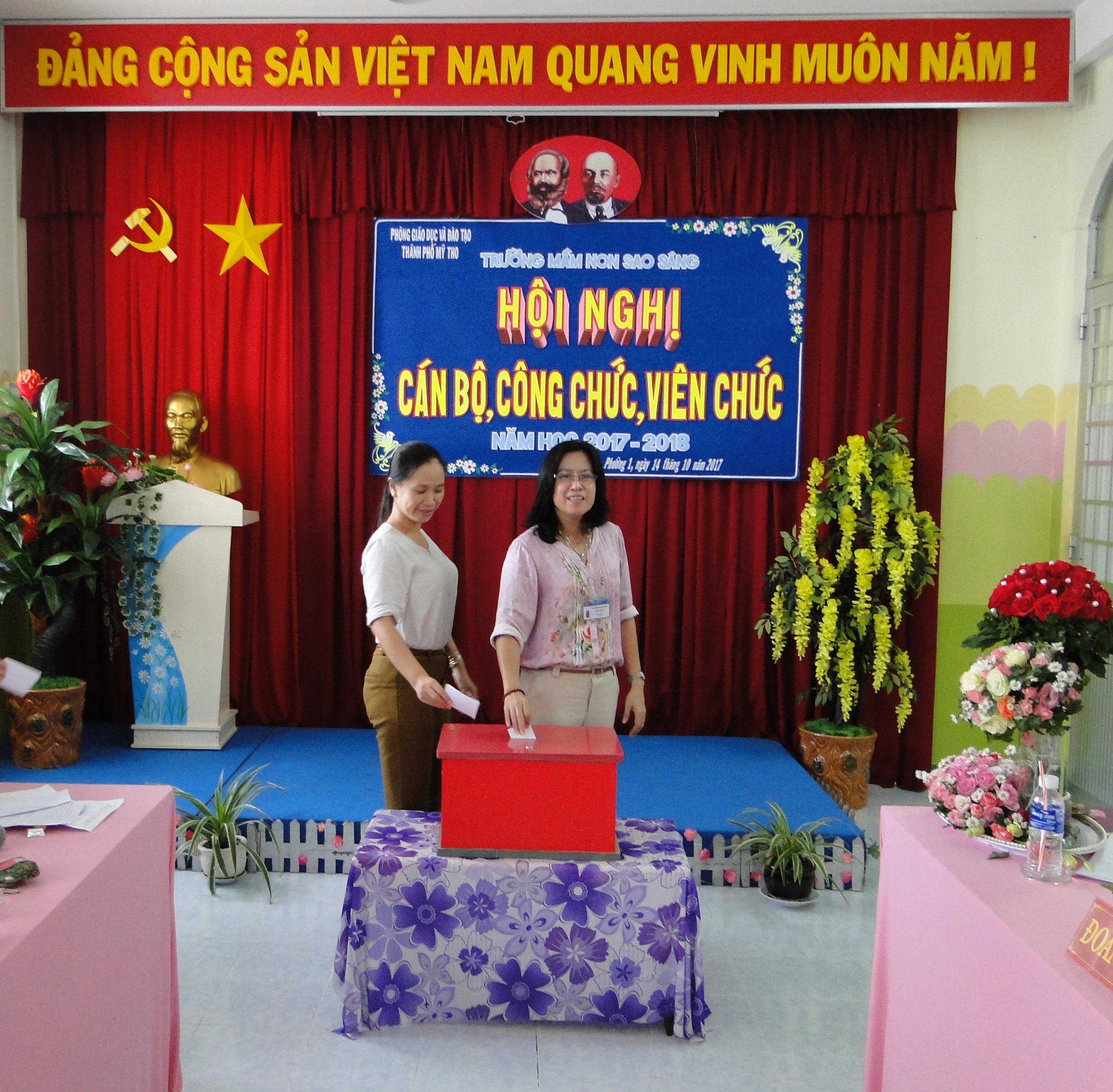 HỘI NGHỊ CÁN BỘ CÔNG CHỨC VIÊN CHỨC  TRƯỜNG MẦM NON SAO SÁNG NĂM HỌC 2017 - 2018 